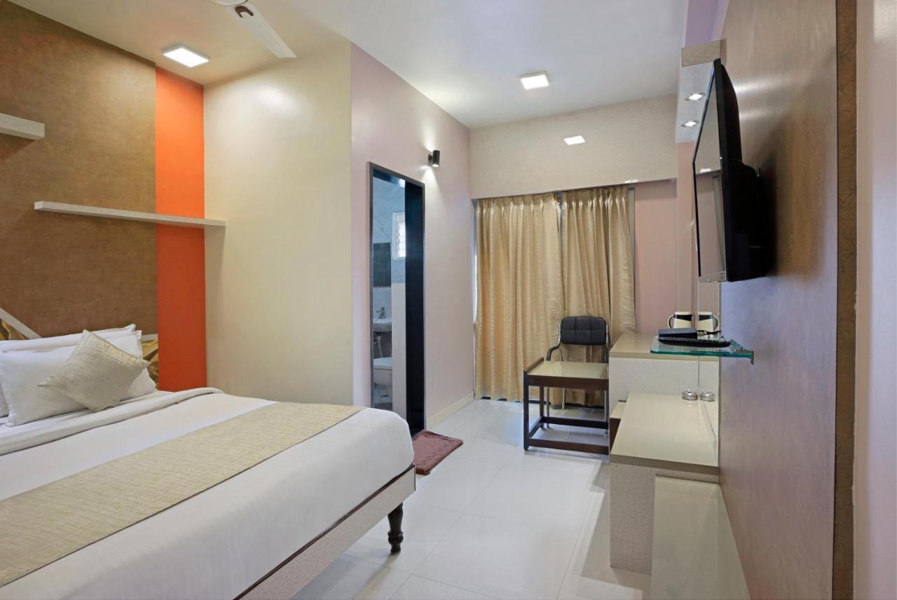 Mannars Deluxe Lodge Mysore Buitenkant foto