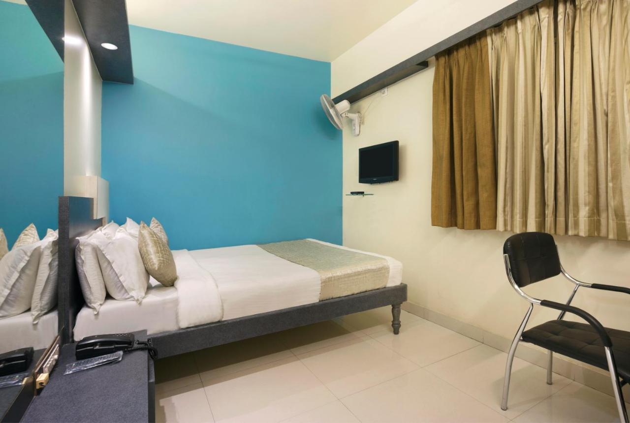 Mannars Deluxe Lodge Mysore Buitenkant foto