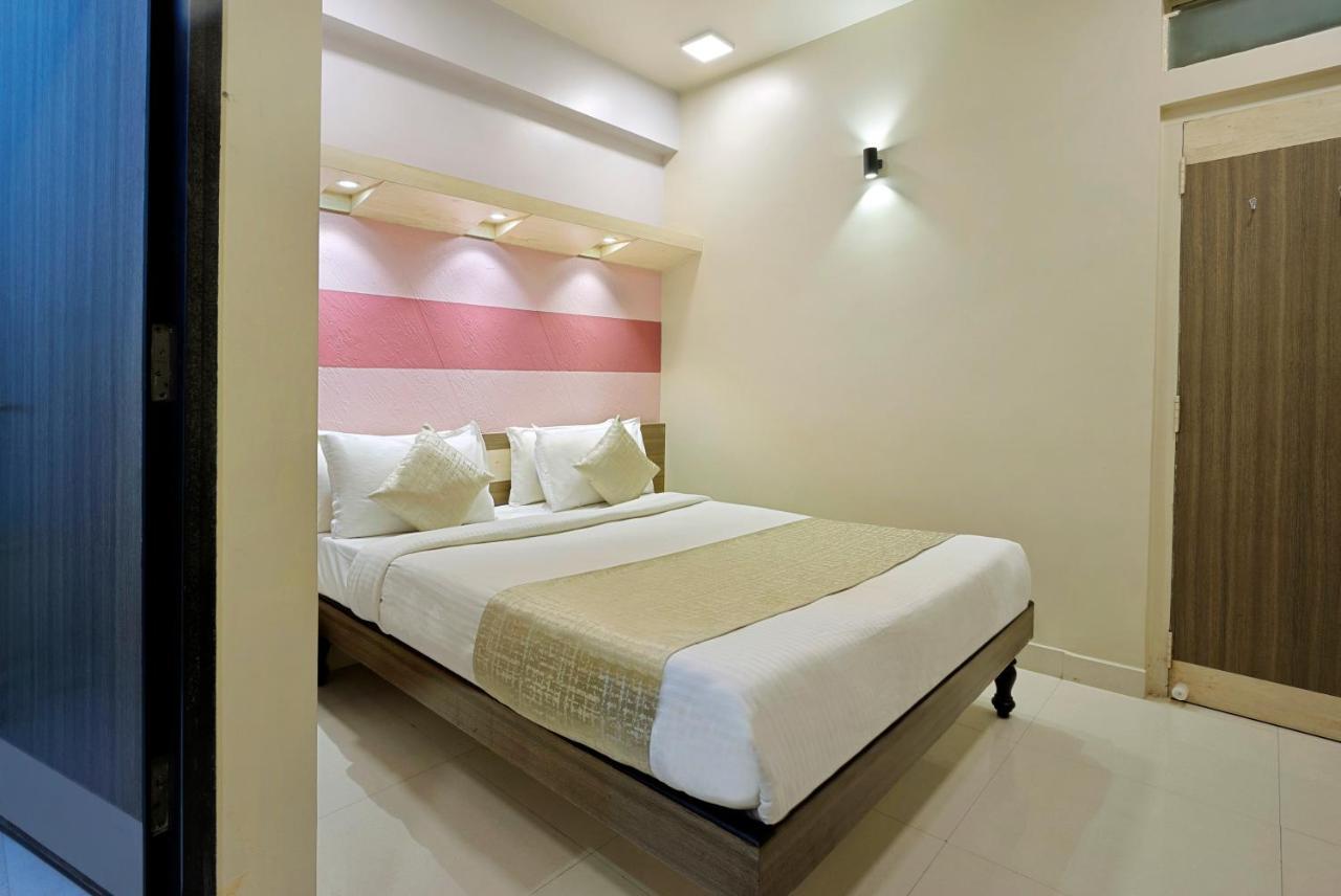 Mannars Deluxe Lodge Mysore Buitenkant foto